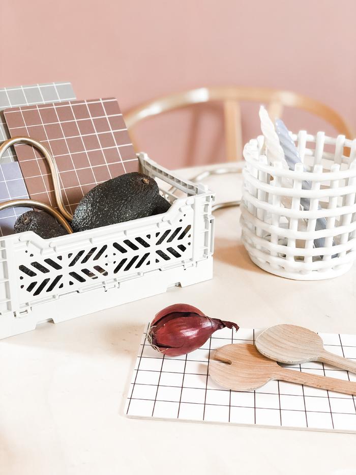 Kleines Schneidebrett Grid weiß