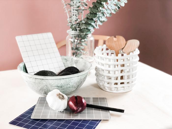 Kleines Schneidebrett Grid weiß